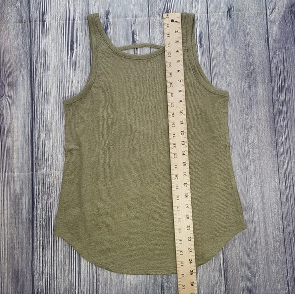 Chaser NWT Sage Green Linen Low Back Tank Top - Picture 8 of 9